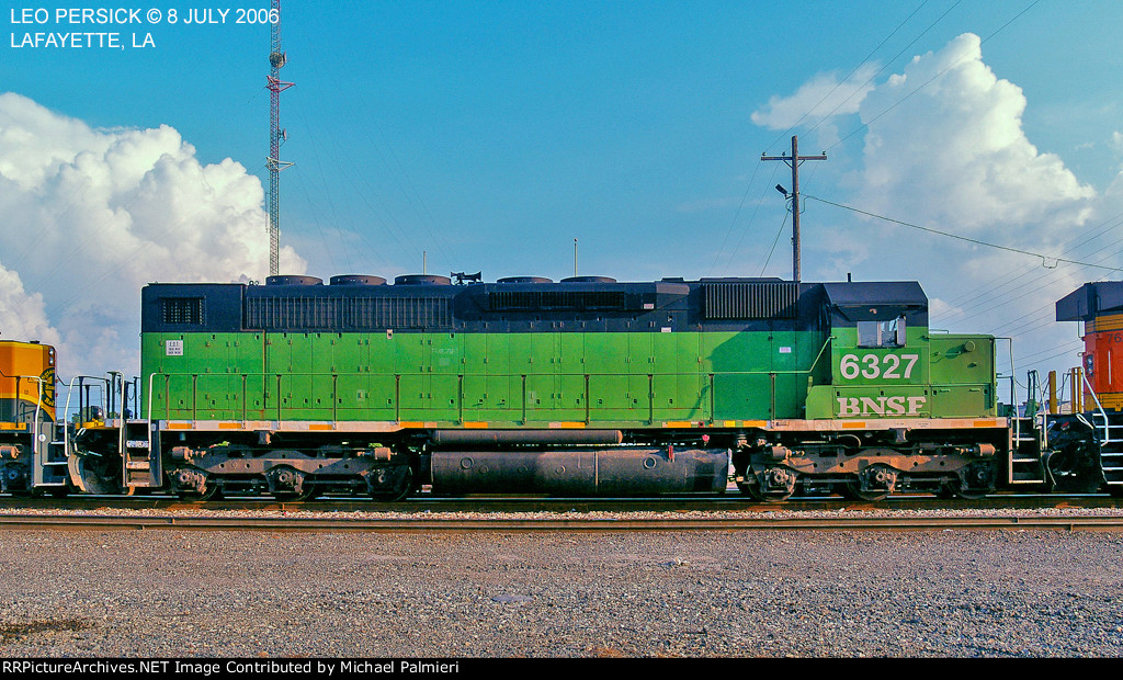 BNSF SDP40 6327